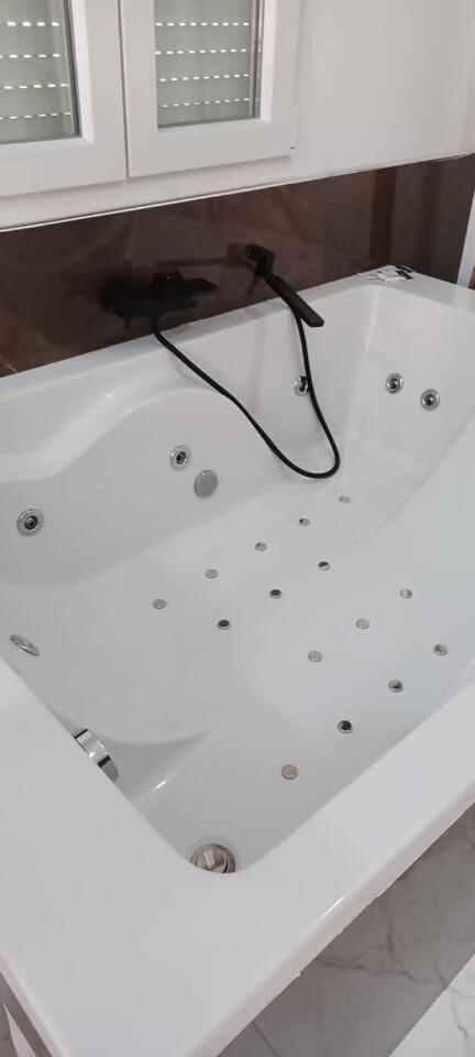 Urban Premium Jacuzzi Estudio Centrico Alicante Bagian luar foto
