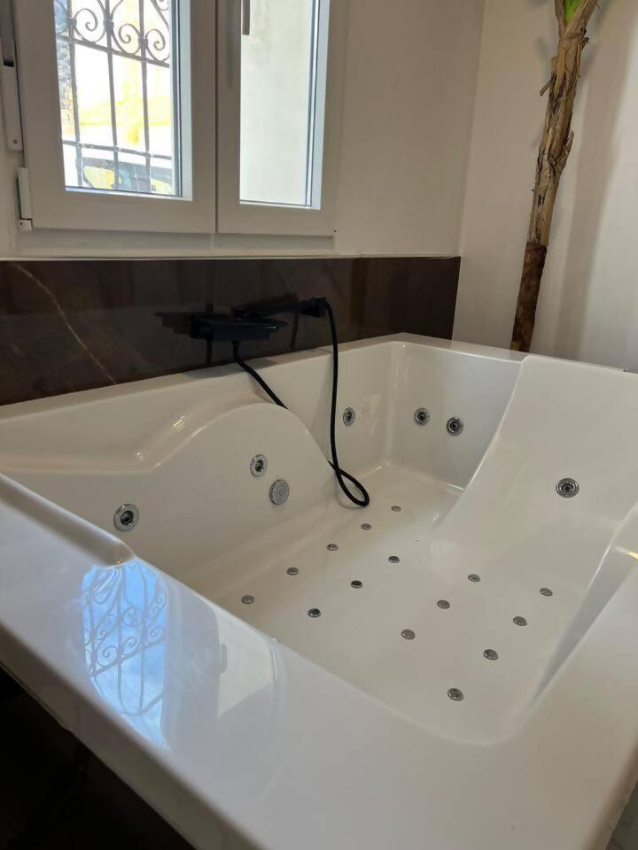 Urban Premium Jacuzzi Estudio Centrico Alicante Bagian luar foto